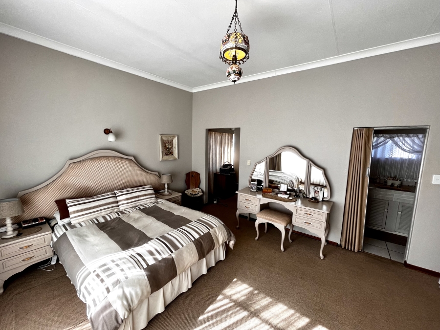 4 Bedroom Property for Sale in Baillie Park North West